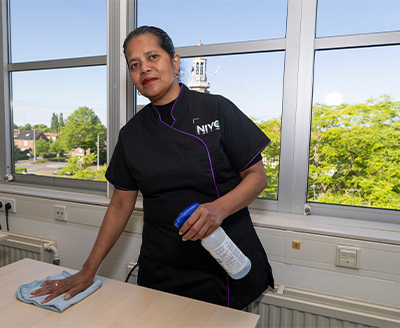 Facilitaire dienstverlening - Schoonmaak kantoren - NIVO Groep